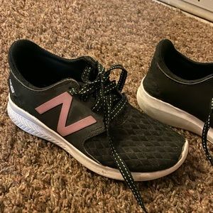 NEW BALANCE girls shoes
